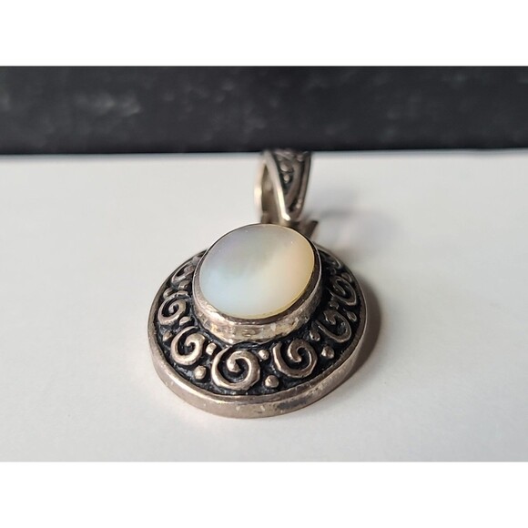 925 Sterling Silver MOP Oval Shaped Pendant Vintage - Picture 4 of 10